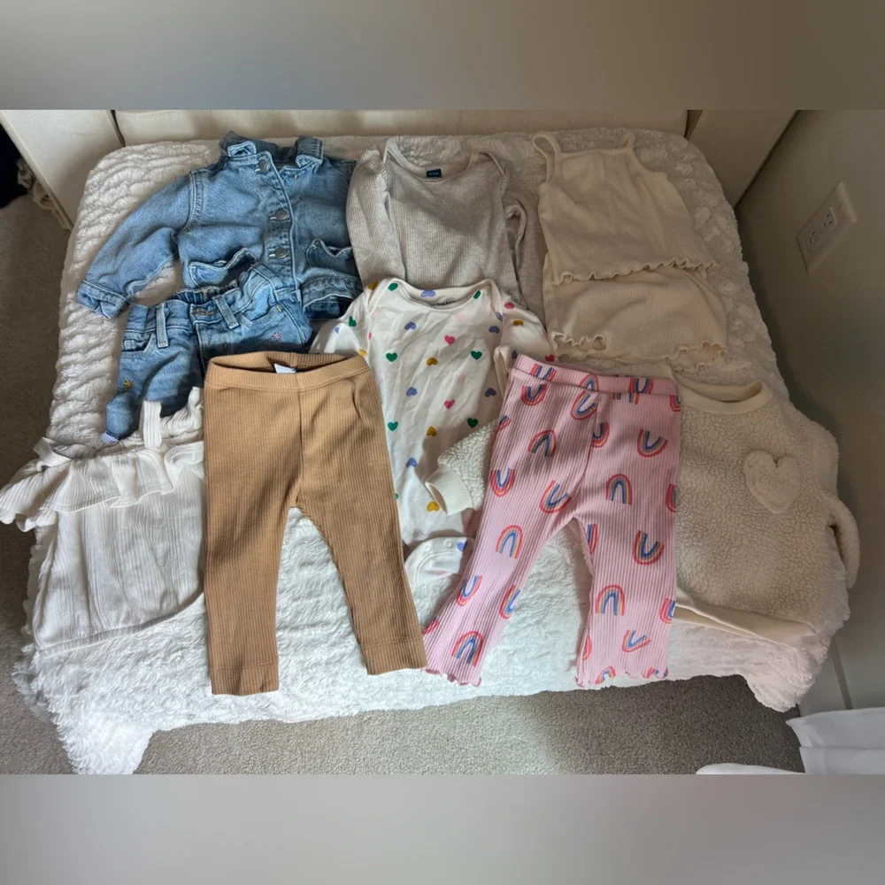 Old Navy Bundle 6-12 Months